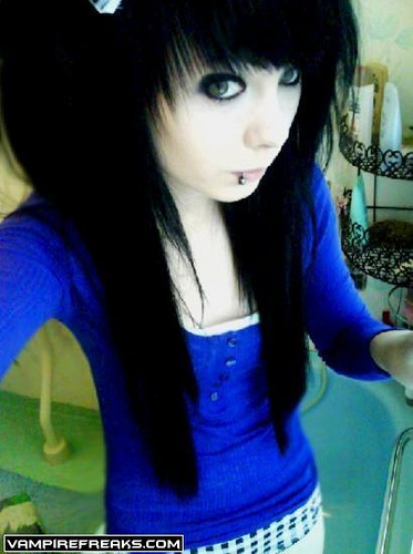 Guest_EMOtionallmaolara