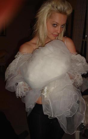 This is just so i could use the pic for my Hp the other one is the full size :) - 